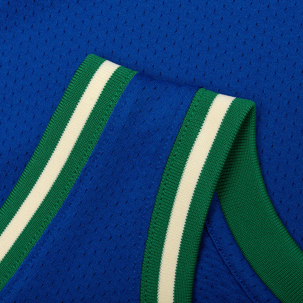 Feature x Mitchell Ness Jersey Blue