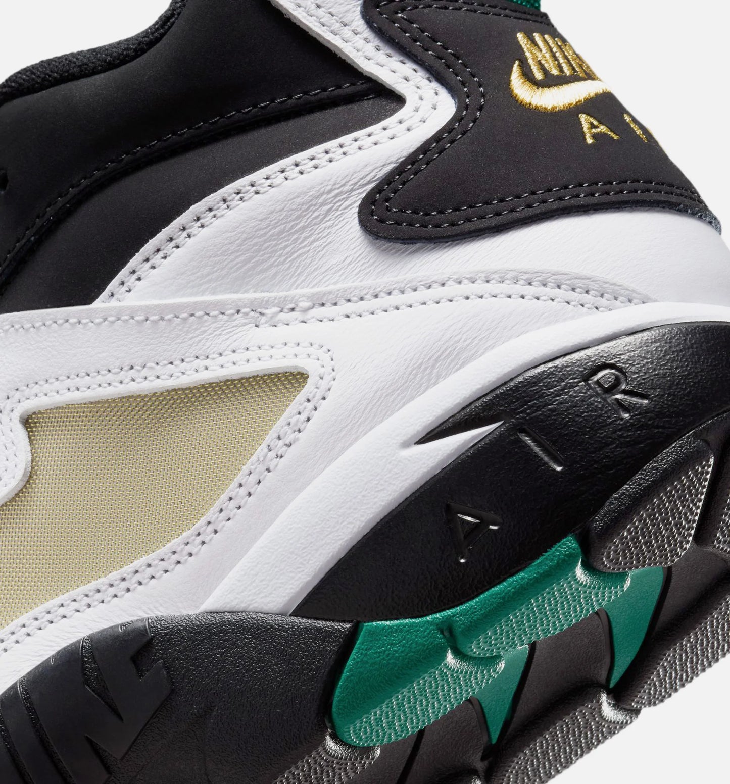 Air Diamond Turf 93 Mens Lifestyle Shoe Black Mystic Green White Golden Tussah