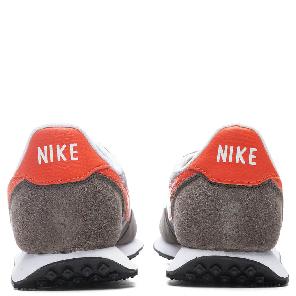 Waffle Trainer 2 Moon Fossil Team Orange