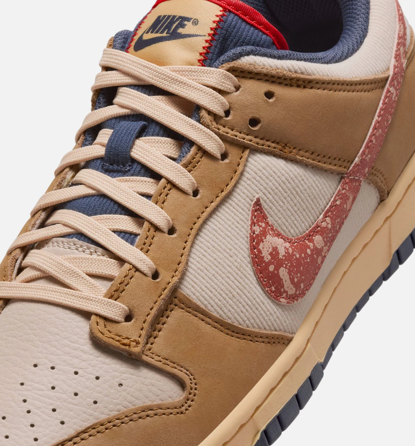 Dunk Low Retro SE Wheat Mens Lifestyle Shoe Wheat Sanddrift Celestial Gold Burnt Sunrise