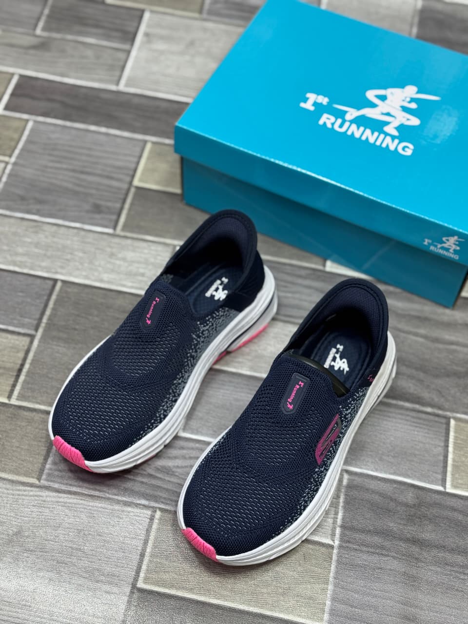 ARCH FIT SLIP ON SKECHERS NAVY BLUE