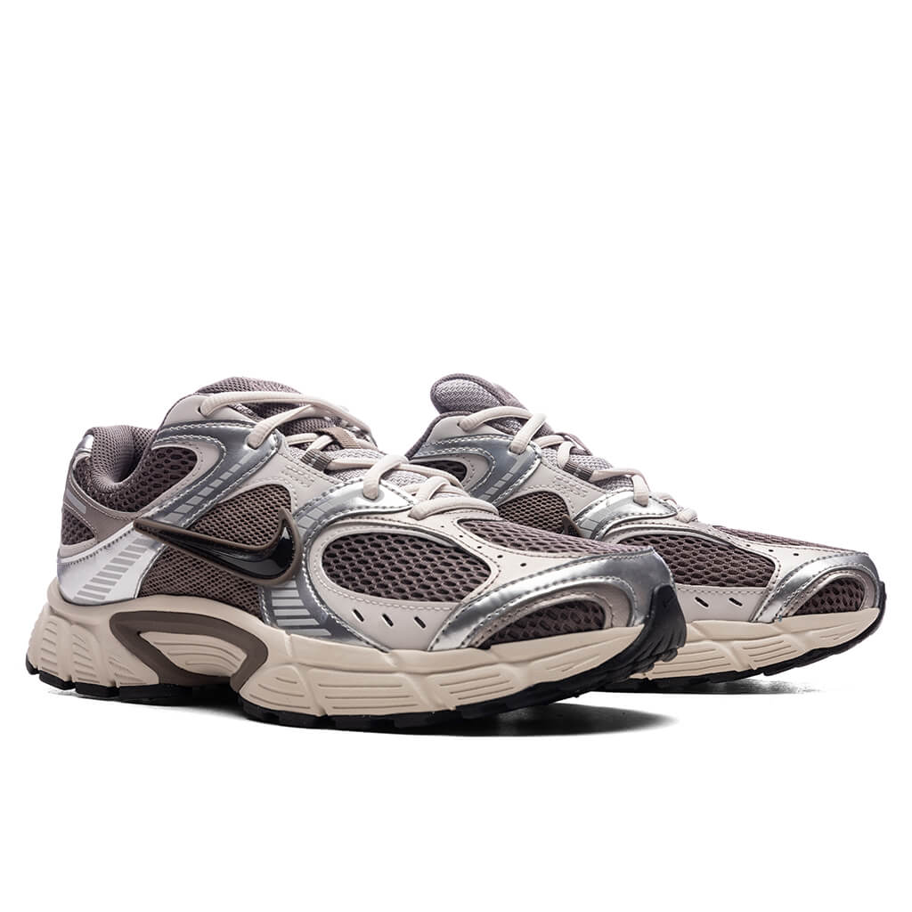 V5 RNR Cave Stone Black College Grey Vast Grey