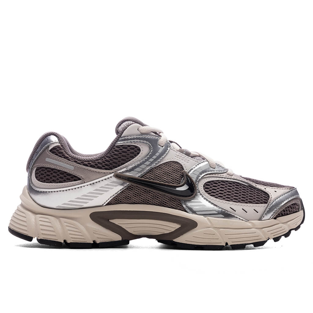 V5 RNR Cave Stone Black College Grey Vast Grey