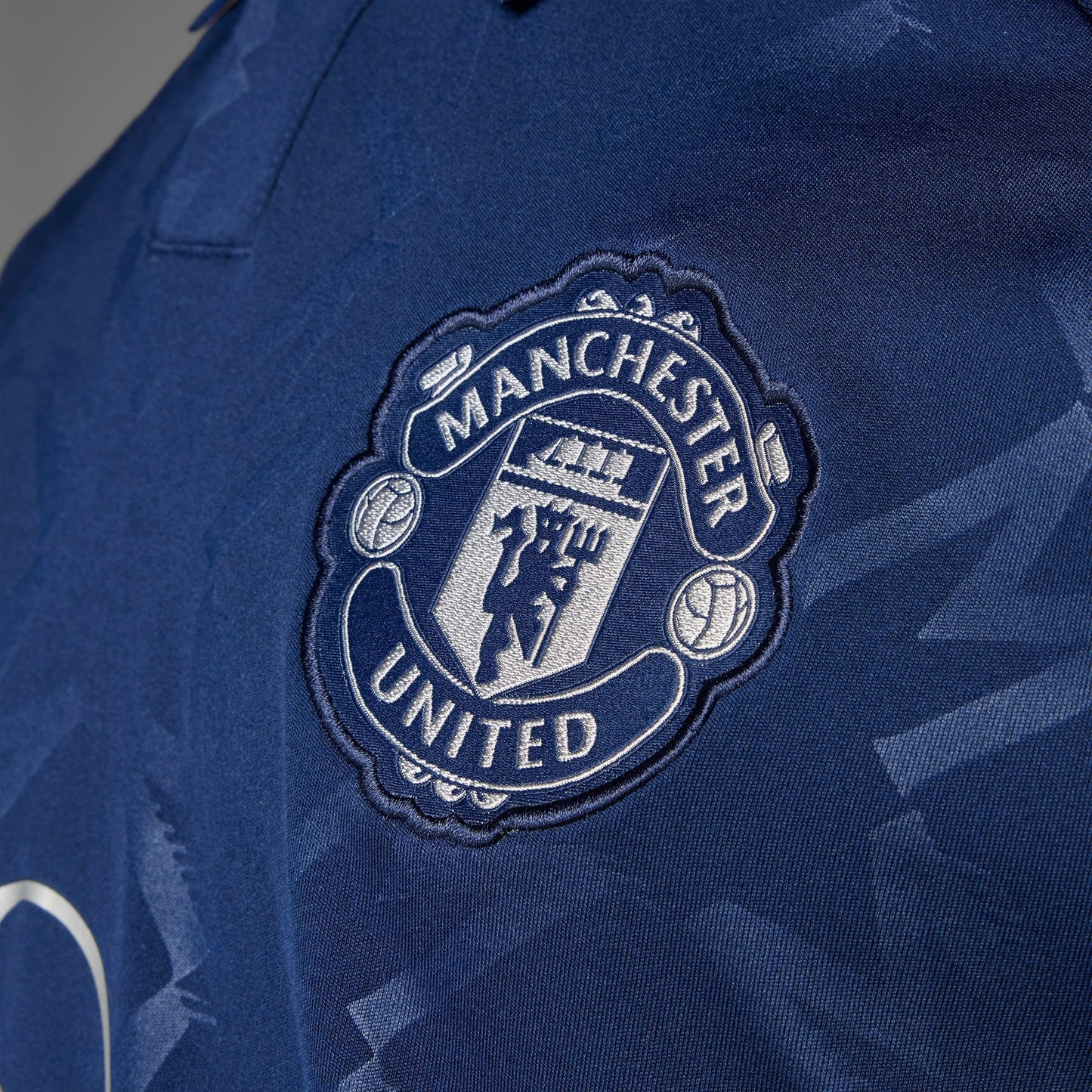 adidas Mens Manchester United Away Jersey 24
