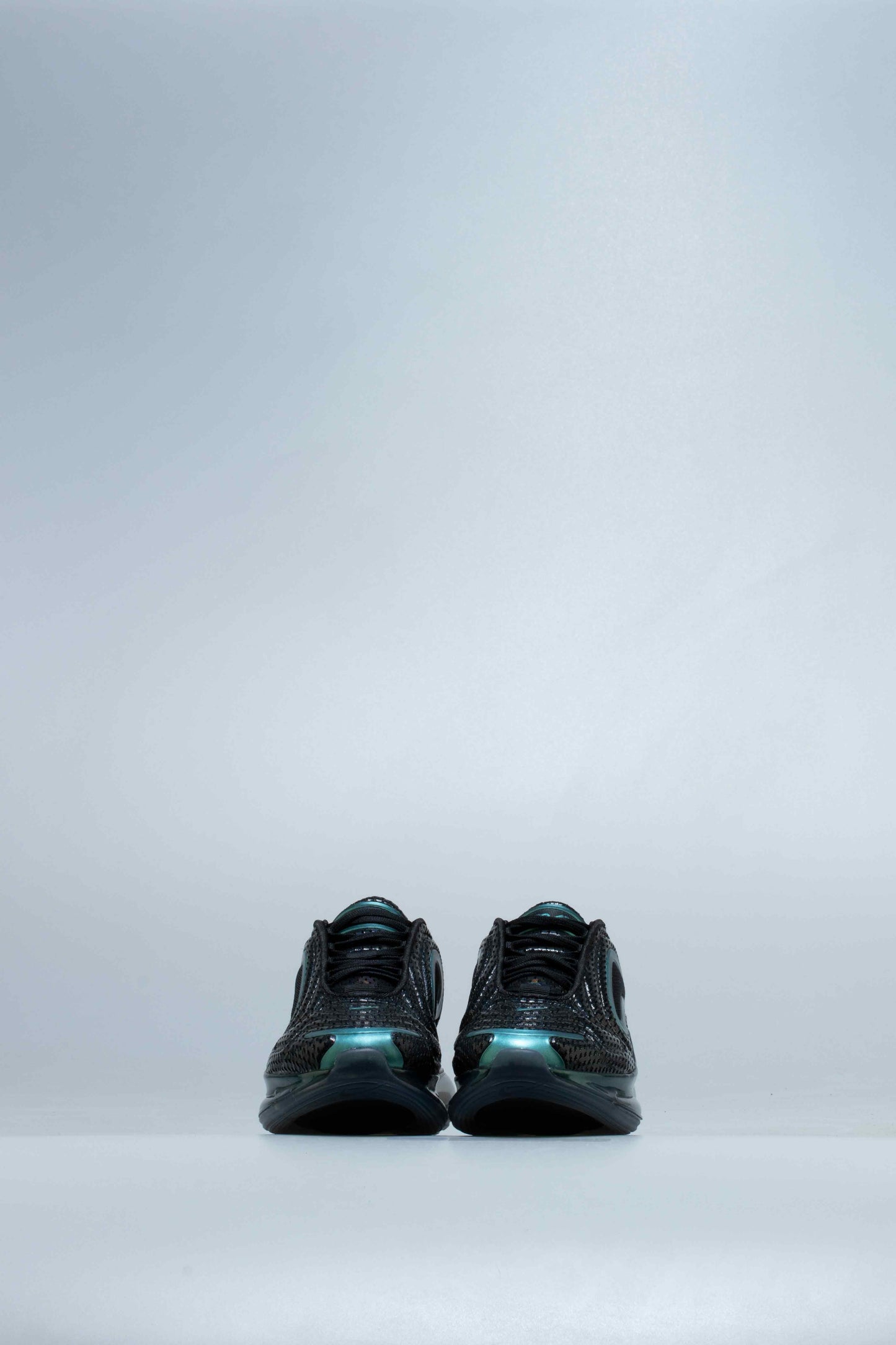 Air Max 720 Retro Womens Shoes Black Metallic Silver