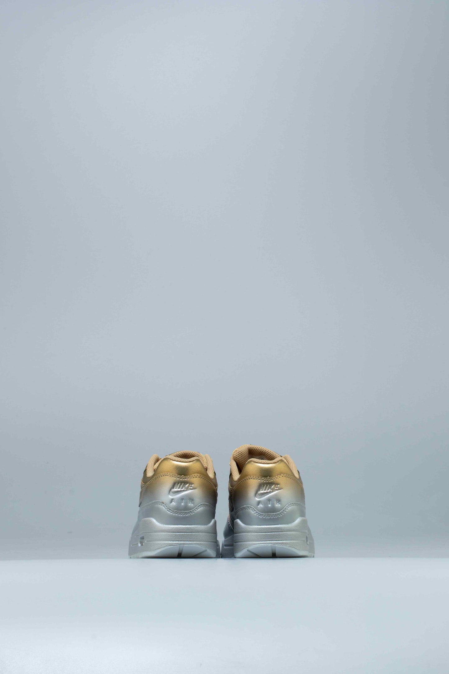 Air Max 1 LX Spray Paint Womens Shoe Metallic Silver Metallic Gold